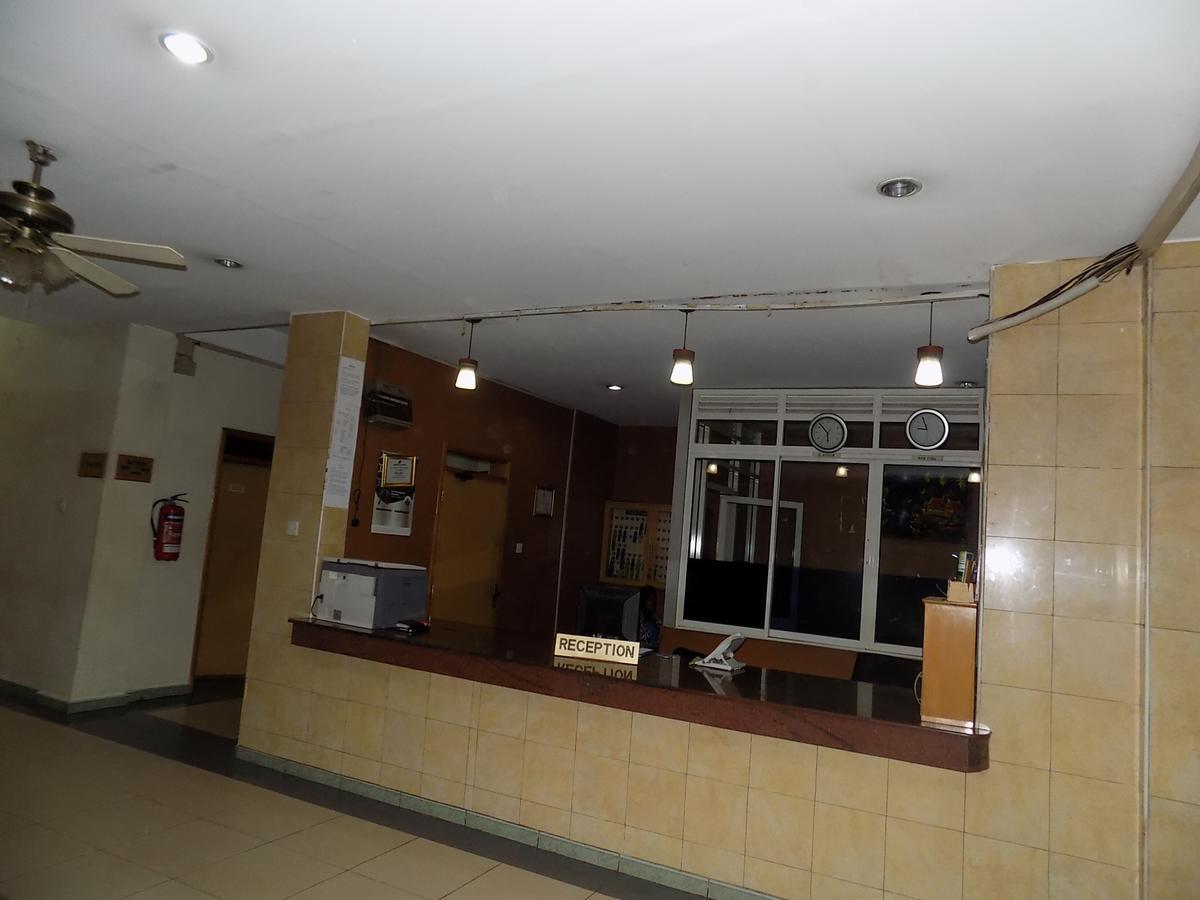 Aponye Hotel Kampala Exterior foto