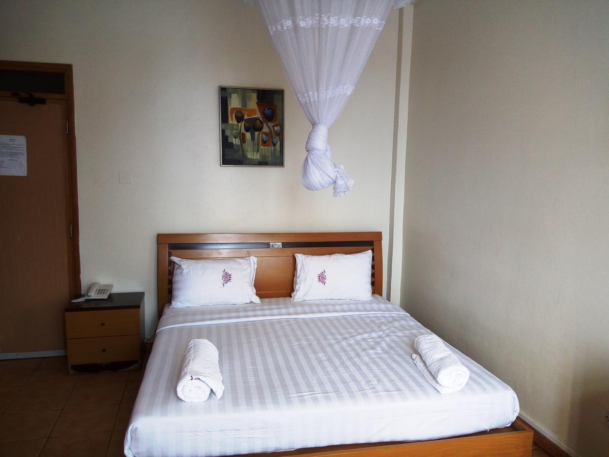 Aponye Hotel Kampala Exterior foto