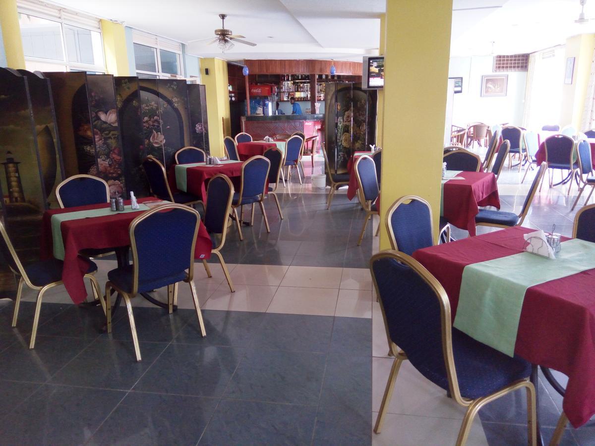 Aponye Hotel Kampala Exterior foto