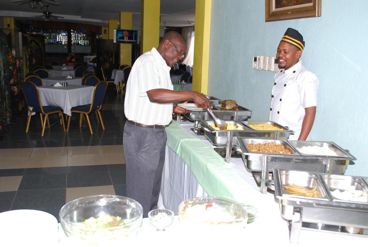Aponye Hotel Kampala Exterior foto