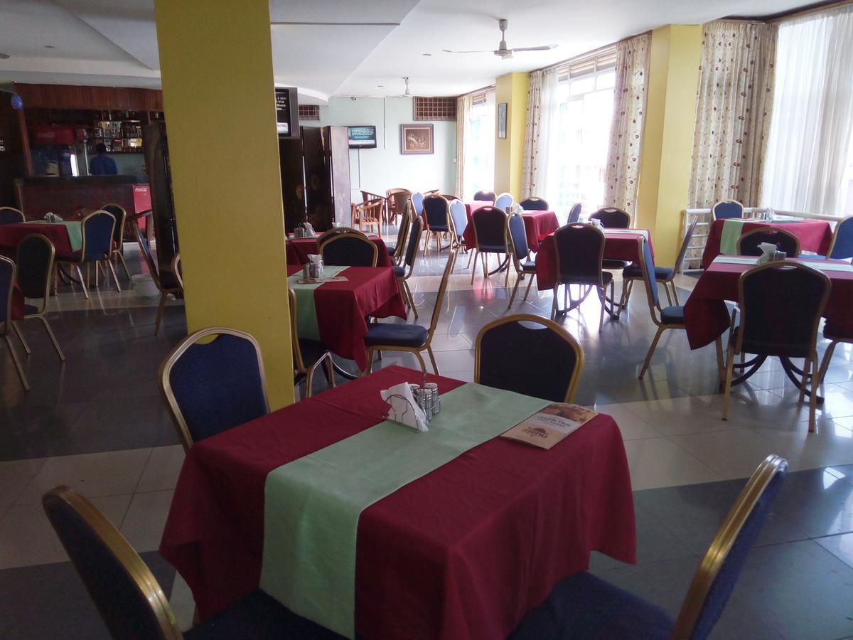 Aponye Hotel Kampala Exterior foto
