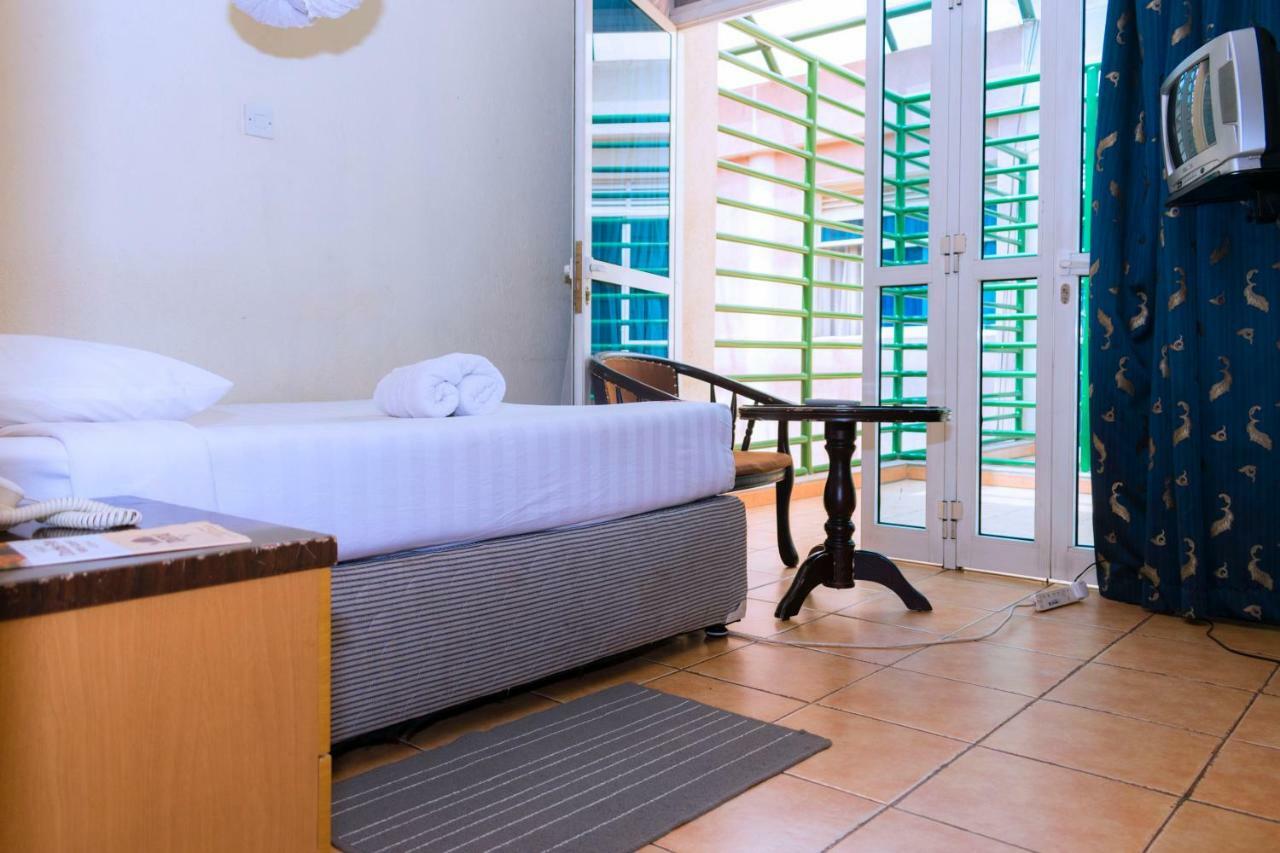 Aponye Hotel Kampala Exterior foto